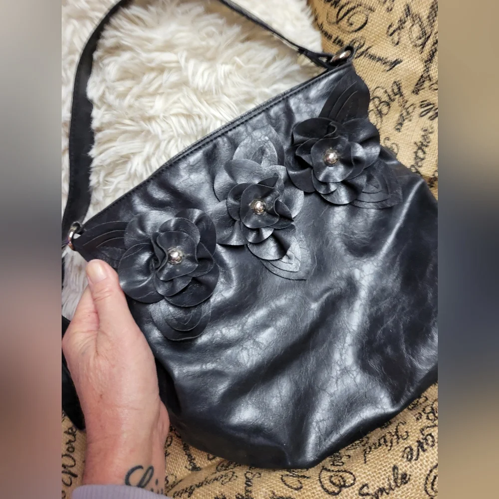 Nicole Miller shoulder bag cute details flowers pvc black